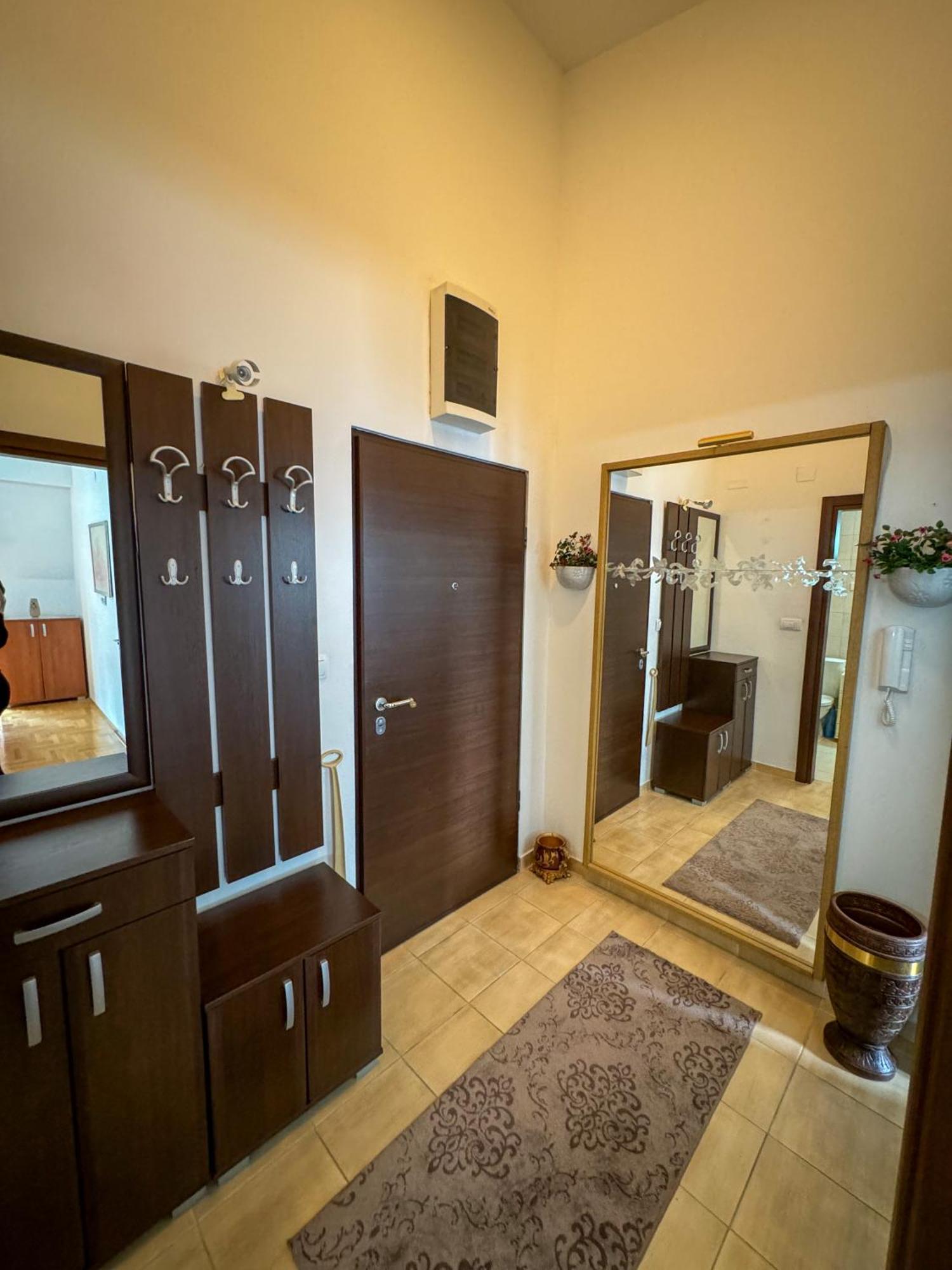 50 Apartment *