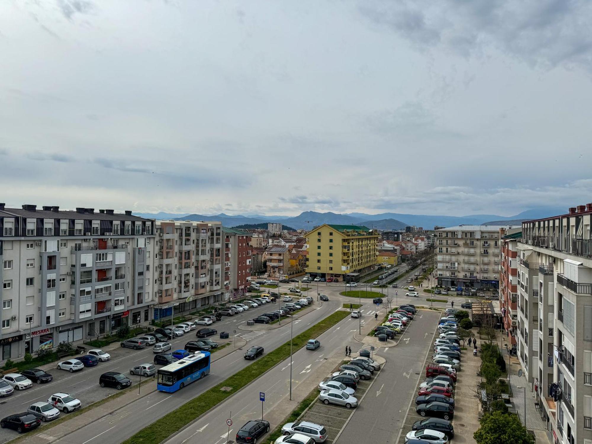 50 Apartment *